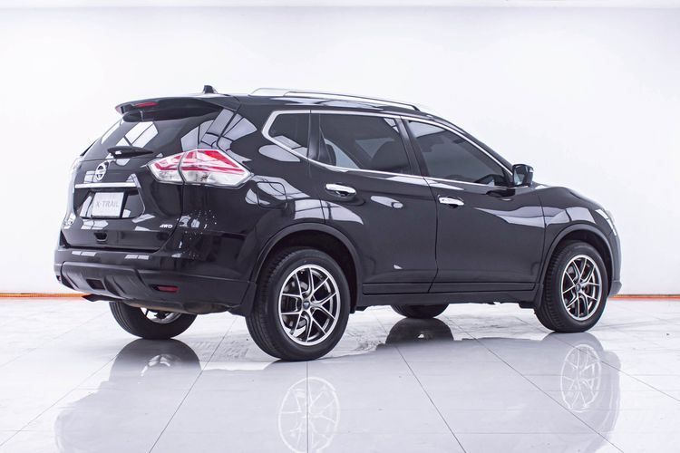 Nissan X-Trail 2017 2.0 V 4WD Utility-car เบนซิน ไม่ติดแก๊ส เกียร์อัตโนมัติ ดำ รูปที่ 4