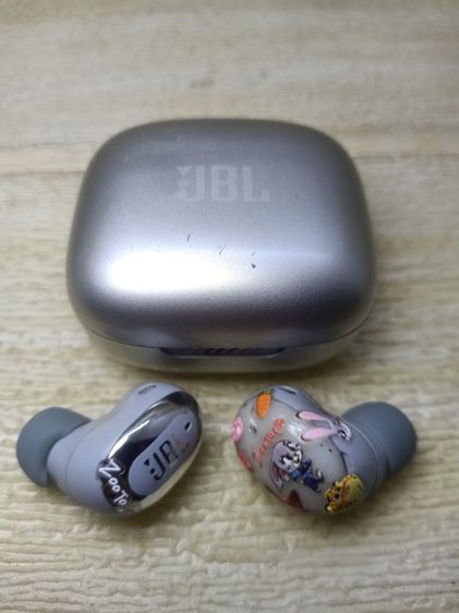 ขายหูฟังไร้สายBT JBL LIVE FREE 2 ของแท้100เปอร์เซนต์ คุณภาพเสียง:JBLซิกเนเจอร์ แต่งลายอนิเมะดัง Zootopia  สุดคุ้ม 800บาท  ตอนออกใหม่5990