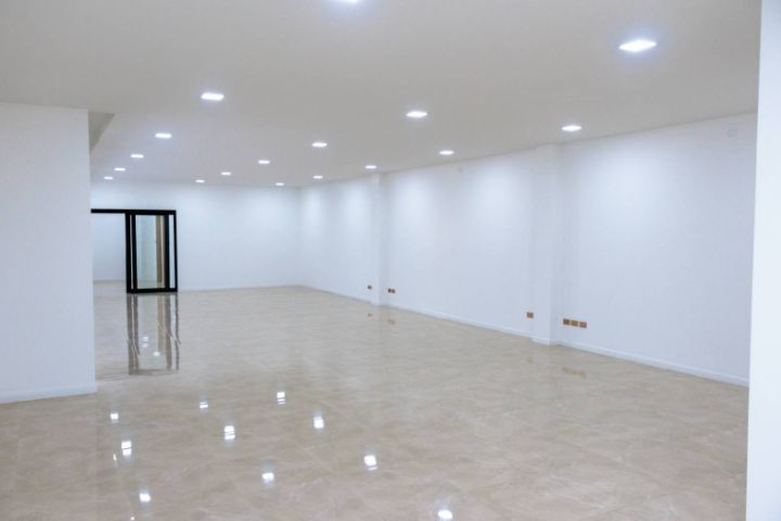 ใช่  home Office​ ขนาดใหญ่​ 1,134 ตารางเมตร รูปที่ 2