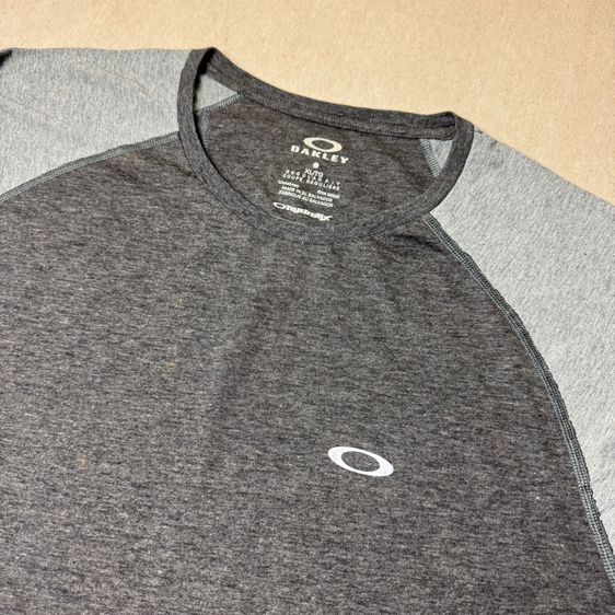 เสื้อยืด Oakley ใหม่มาก Size XL รูปที่ 3