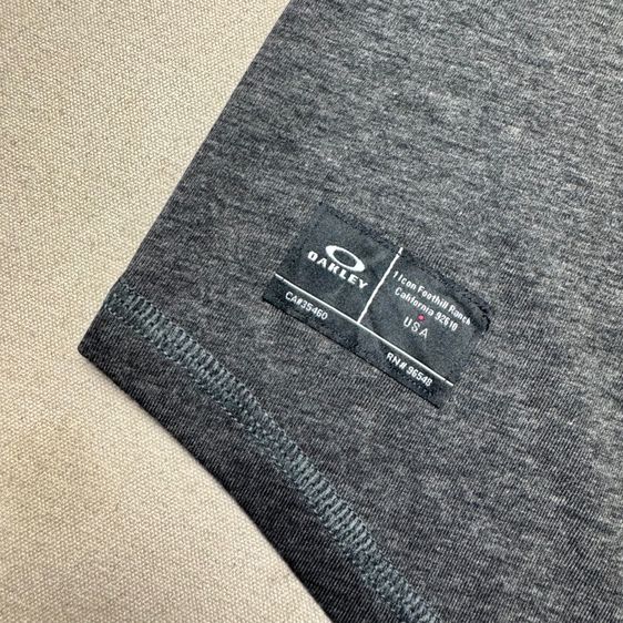 เสื้อยืด Oakley ใหม่มาก Size XL รูปที่ 4