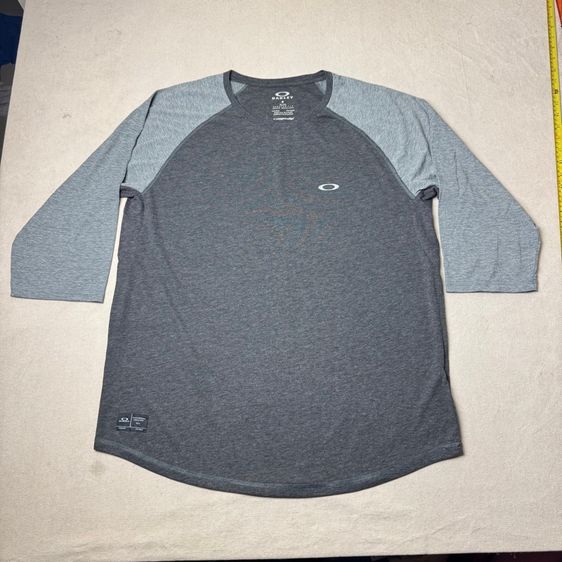 เสื้อยืด Oakley ใหม่มาก Size XL
