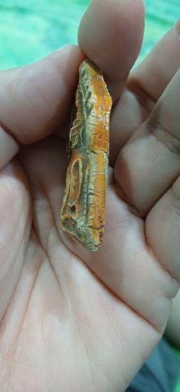 พระขุนแผนพิมพ์ห้าเหลี่ยมอกใหญ่ เนื้อกระเบื้องเคลือบ กรุวัดใหญ่ชัยมงคล อยุธยา รูปที่ 5