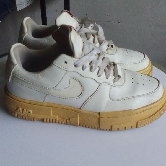 Nike Air Force 1 รุ่น CK6649-105
ไซซ์ US 5 ใส่ได้ทั้ง ชาย หญิง และเด็กโต