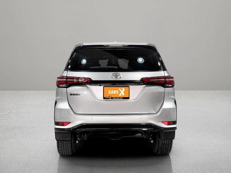 Toyota Fortuner 2023 2.4 Leader G Utility-car ดีเซล ไม่ติดแก๊ส เกียร์อัตโนมัติ บรอนซ์เงิน รูปที่ 3
