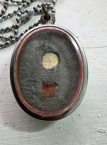 ล็อกเก็ตหลวงปู่ มั่น ภูริทัตโต รูปที่ 2