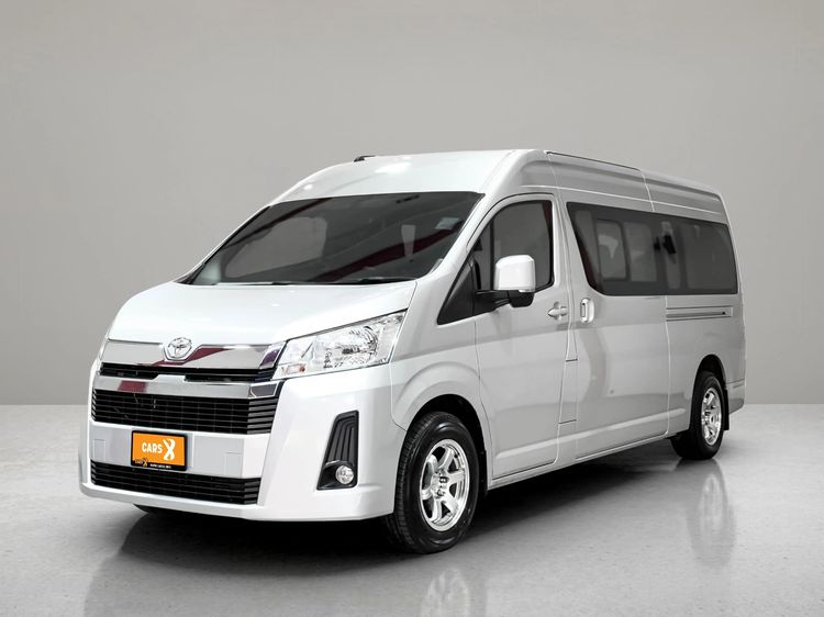 รถ Toyota Commuter 2.8 สี บรอนซ์เงิน