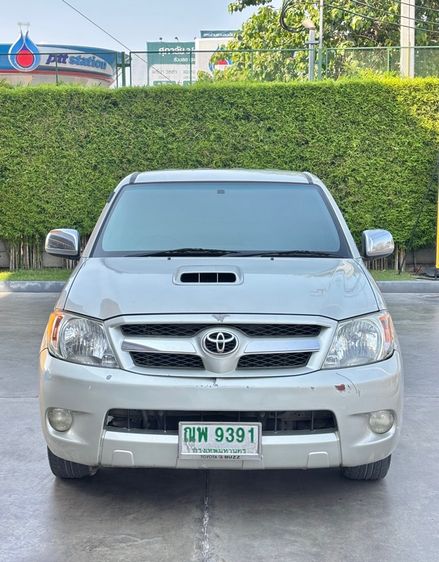 Toyota Hilux Vigo 2004 3.0 E Pickup ดีเซล เกียร์ธรรมดา บรอนซ์เงิน รูปที่ 2