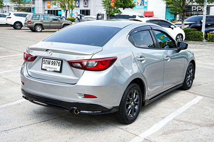 Mazda Mazda 2 2017 1.3 High Connect Sedan เบนซิน ไม่ติดแก๊ส เกียร์อัตโนมัติ เทา รูปที่ 4