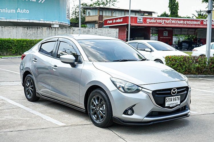 Mazda Mazda 2 2017 1.3 High Connect Sedan เบนซิน ไม่ติดแก๊ส เกียร์อัตโนมัติ เทา รูปที่ 3