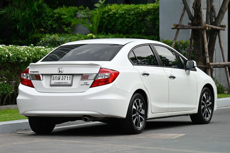 Honda Civic 2015 1.8 E i-VTEC Sedan เบนซิน ไม่ติดแก๊ส เกียร์อัตโนมัติ ขาว รูปที่ 4
