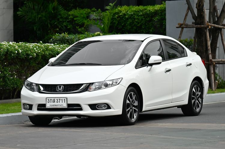 Honda Civic 2015 1.8 E i-VTEC Sedan เบนซิน ไม่ติดแก๊ส เกียร์อัตโนมัติ ขาว