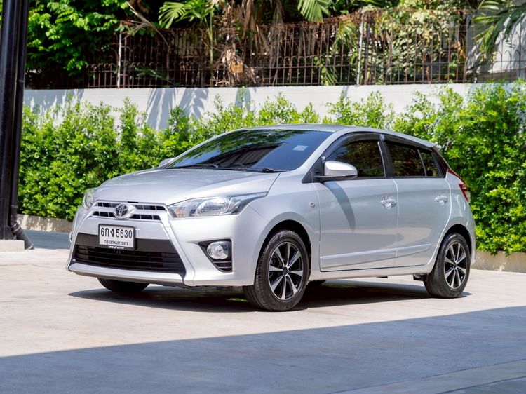 Toyota Yaris 2017 1.2 E Sedan เบนซิน ไม่ติดแก๊ส เกียร์อัตโนมัติ เงิน รูปที่ 3
