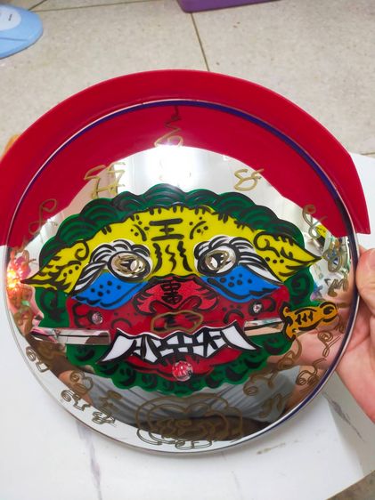 กระจกนูนสิงโตคาบดาบ 12 นิ้ว เป็นสัญลักษณ์ของอำนาจและการปกป้อง หรือขับไล่พลังงานลบสิ่งชั่วร้ายและสิ่งไม่ดีไม่ให้เข้าบ้าน รูปที่ 10