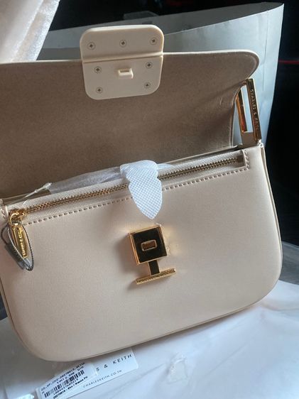 กระเป๋า charles keith รูปที่ 4