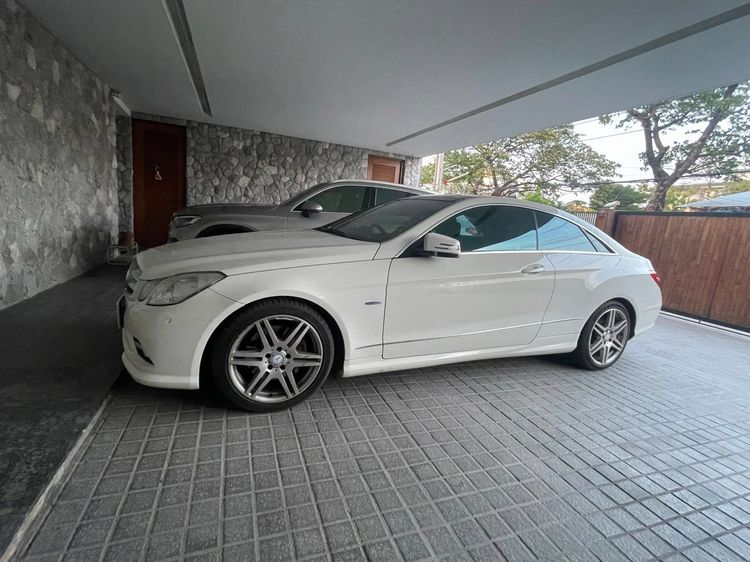 รถ Mercedes-Benz E-Class E250 สี ขาว
