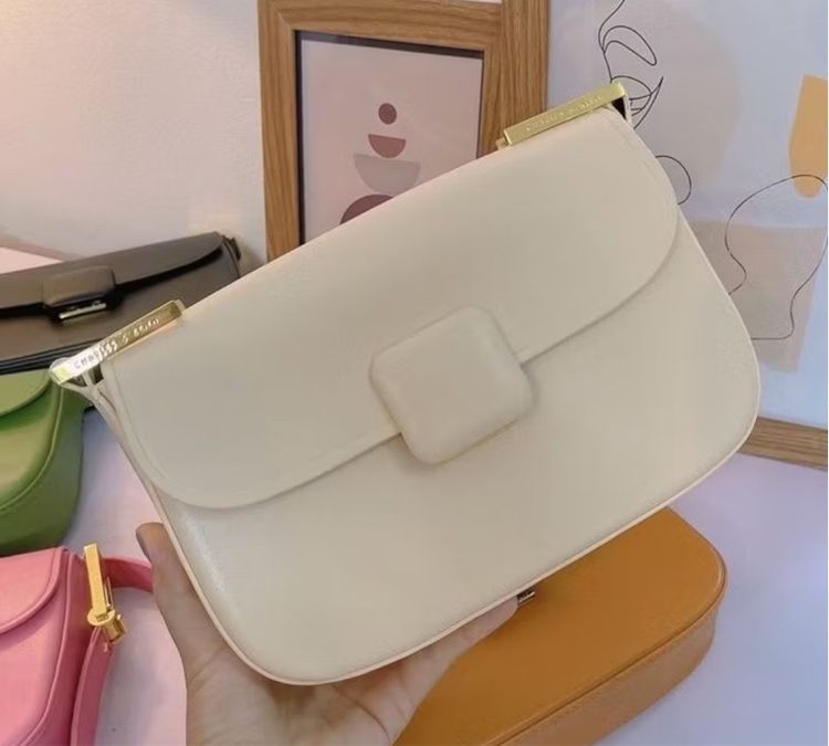 หญิง ขาว หนัง PU กระเป๋า charles keith
