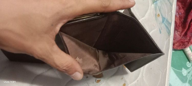 กระเป๋าสตางค์ใบนี้คือกระเป๋าสตางค์หนังแท้แบรนด์ Braun Buffel ของประเทศเยอรมนี ซึ่งมีชื่อเสียงในด้านคุณภาพและความประณีต  รูปที่ 4