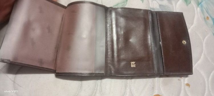 กระเป๋าสตางค์ใบนี้คือกระเป๋าสตางค์หนังแท้แบรนด์ Braun Buffel ของประเทศเยอรมนี ซึ่งมีชื่อเสียงในด้านคุณภาพและความประณีต  รูปที่ 3