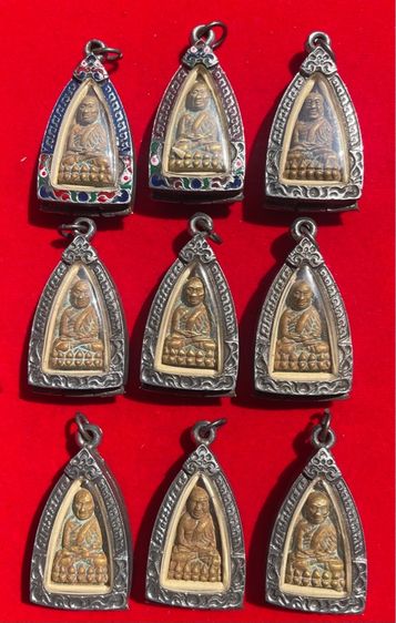 หลวงปู่ทวด องค์ล่ะ 200 บาท