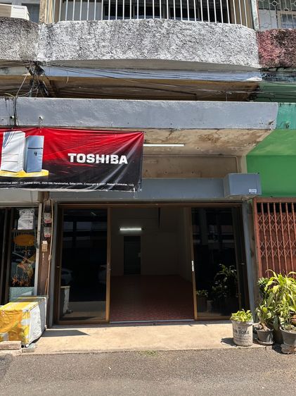 ขายตึกแถวรีโนเวทใหม่ตลาดเอื้องคำ ใกล้แยกปอยหลวง เชียงใหม่  