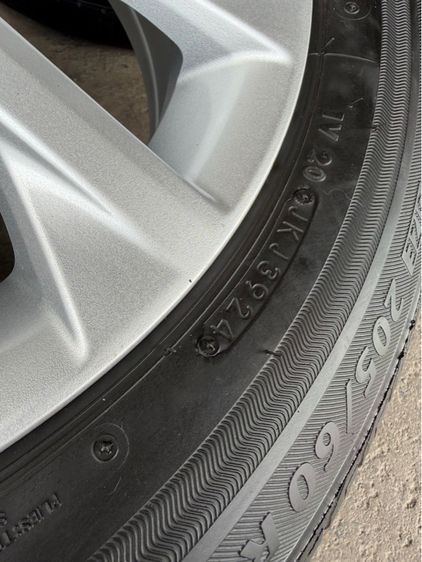 ล้อแม็กขอบ16 TOYOTA CAMRY สภาพสวยมากๆ (ล้อทำสีมาใหม่เพื่อความสวยงาม ไม่มีซ่อม) พร้อมยางBRIDGSTONE205-60-16 ปี24 ปีแท้ รูปที่ 9