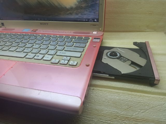 ขายโน้ตบุ๊คสเปคดี SONY VAIO  Core i5 แรม 8  เครื่องใช้งานได้ปกติ จอมีตำหนิตามรูป รูปที่ 8