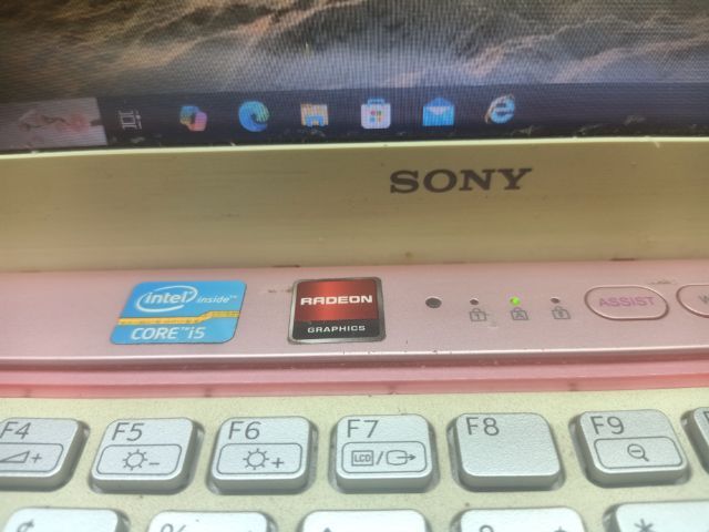 ขายโน้ตบุ๊คสเปคดี SONY VAIO  Core i5 แรม 8  เครื่องใช้งานได้ปกติ จอมีตำหนิตามรูป รูปที่ 6