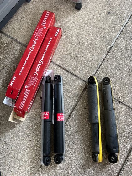 โช๊คอัพหลัง neta  2 คู่ครับ