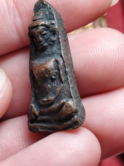 พระผงสุพรรณเนื้อดิน รูปที่ 2