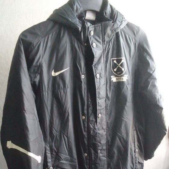 เสื้อคลุมกีฬา ผ้าร่ม nike ( แกะถอดหมวกคลุมหัวได้ ) ใส่ได้ทั้งชายหญิง รูปที่ 3