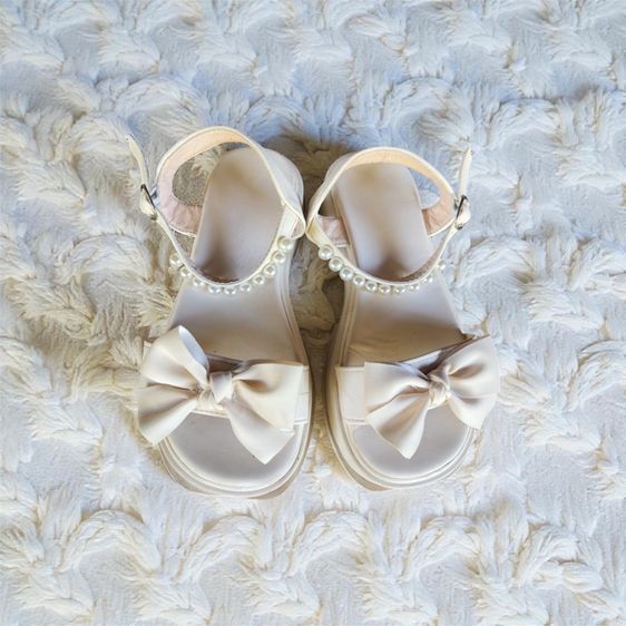 รองเท้ารัดส้น