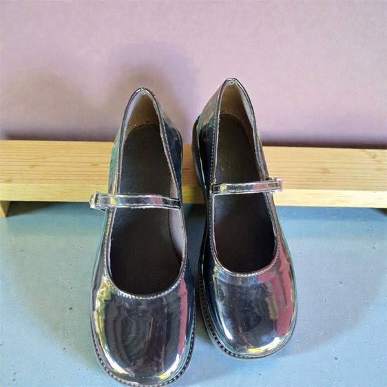 รองเท้าแมรี่แจน