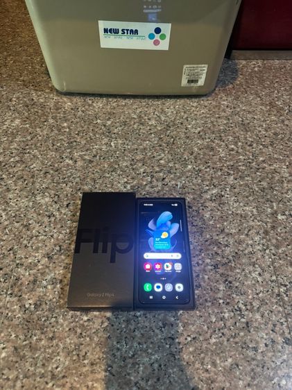 Galaxy Z Flip 4 256 GB ขายSamsungFlip4สีBlack256กิ๊กมีกล่องสูนTrueไร้รอยตกใช้งานดีถูกๆ