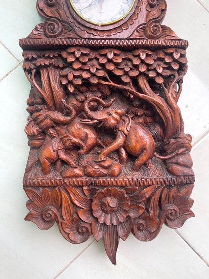 นาฬิกา ไม้สักแกะสลักลายช้าง เก่าสะสม รูปที่ 4