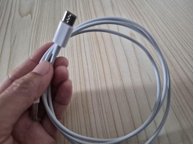 สายชาจได้ทั้งไอโฟนไอแพดและซัมซุง มือ 1 ลดจาก 790 รูปที่ 3