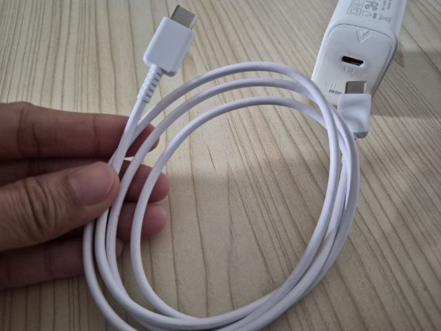 สายชาจได้ทั้งไอโฟนไอแพดและซัมซุง มือ 1 ลดจาก 790 รูปที่ 6