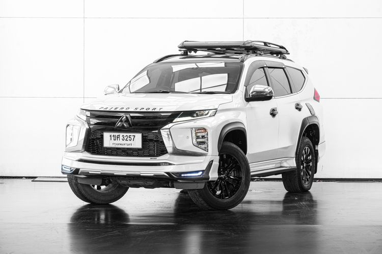 รถ Mitsubishi Pajero Sport 2.4  GT Premium Elite Edition  2WD สี ขาว