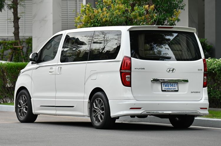 Hyundai H-1  2021 2.5 Limited III Van ดีเซล ไม่ติดแก๊ส เกียร์อัตโนมัติ ขาว รูปที่ 3