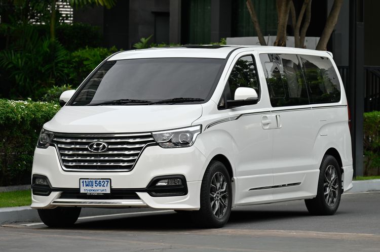 รถ Hyundai H-1  2.5 Limited III สี ขาว