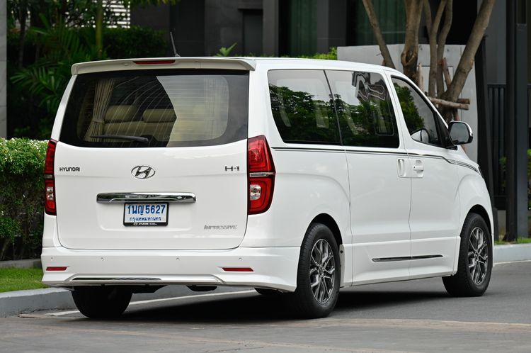 Hyundai H-1  2021 2.5 Limited III Van ดีเซล ไม่ติดแก๊ส เกียร์อัตโนมัติ ขาว รูปที่ 4