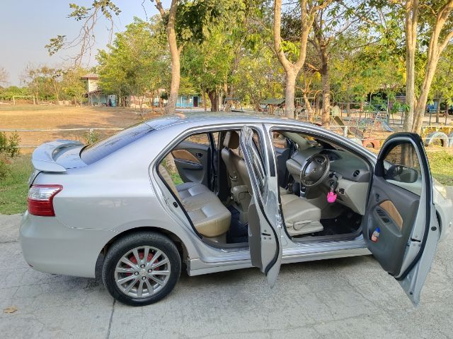 Toyota Vios 2010 1.5 E Sedan เบนซิน ไม่ติดแก๊ส เกียร์ธรรมดา เทา รูปที่ 3