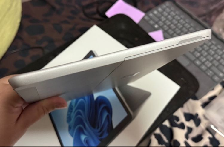 📢 ขาย Microsoft Surface Go 3 สภาพดี พร้อมใช้งาน 💻✨ รูปที่ 9