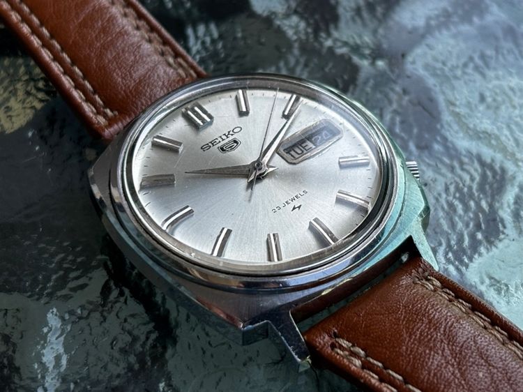 ขายนาฬิกาวินเทจ Seiko 5 (5126-8070) 23 Jewels - หน้าเงินสวยคลาสสิก หายากน่าสะสม รูปที่ 9