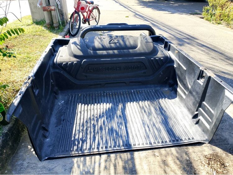 อื่นๆ กระบะไลน์เนอร์ไททันสี่ประตู