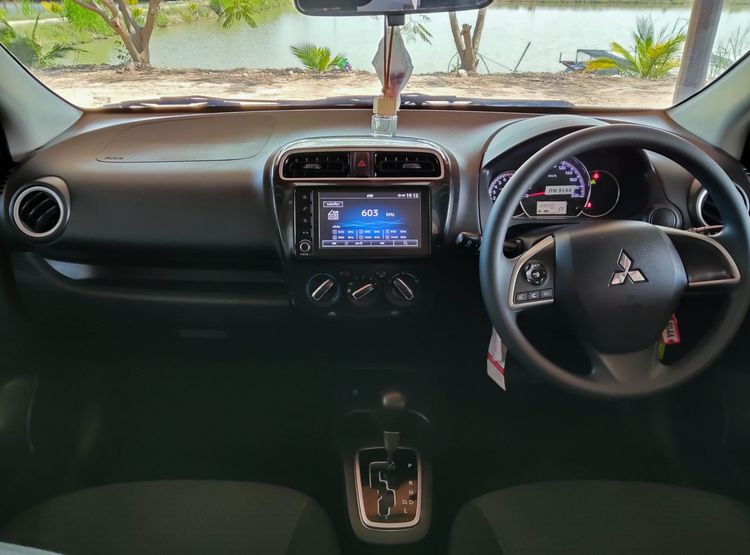 Mitsubishi Attrage 2020 1.2 GLX Sedan เบนซิน ไม่ติดแก๊ส เกียร์อัตโนมัติ ขาว รูปที่ 4