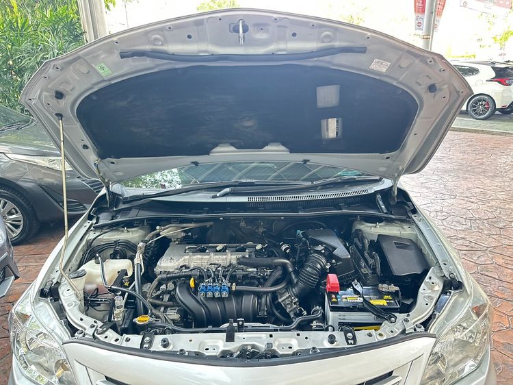 Toyota Corolla 2012 1.6 Sedan เบนซิน NGV เกียร์อัตโนมัติ เทา รูปที่ 2