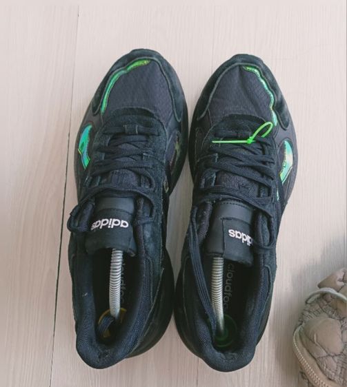 รองเท้าขนาดไซ้ 43-44