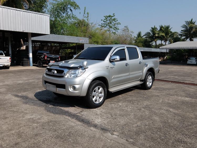 รถ Toyota Hilux Vigo 2.5 E Prerunner สี บรอนซ์เงิน
