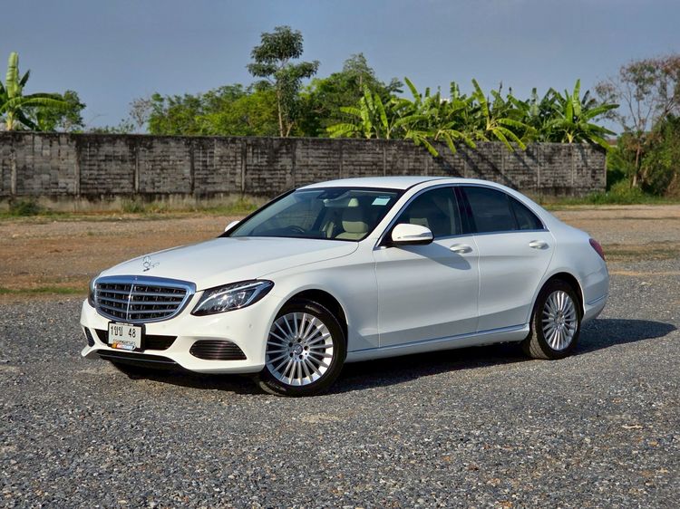 รถ Mercedes-Benz C-Class C300 สี ขาว